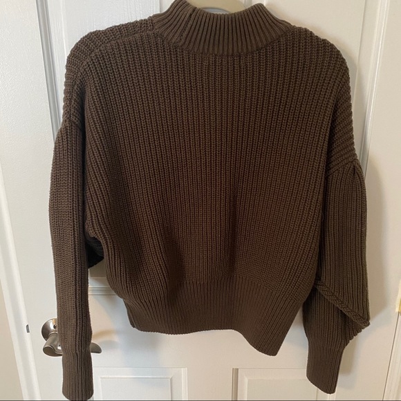H&M Dark Green Balloon Sleeve Sweater - Picture 2 of 3
